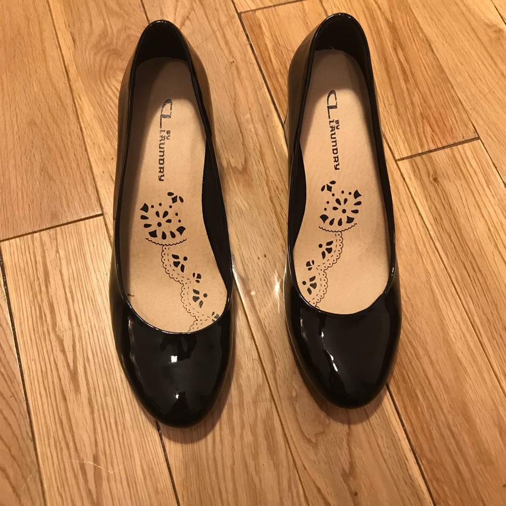 Patent Leather block heel shoes (6.5/37)